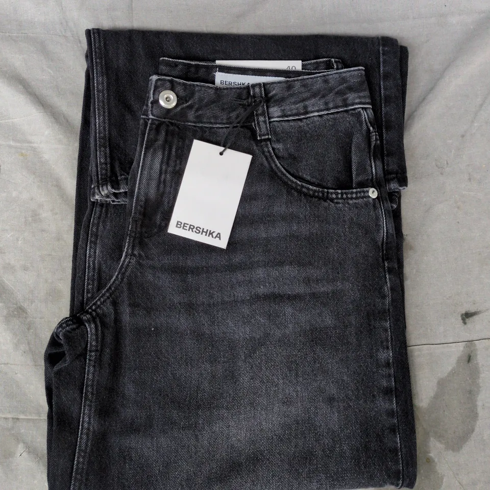 BERSHKA WIDE LOW WAIST JEANS IN BLACK SIZE UK 12