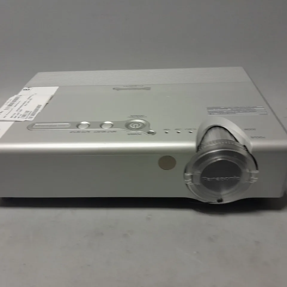 PANASONIC LCD PROJECTOR