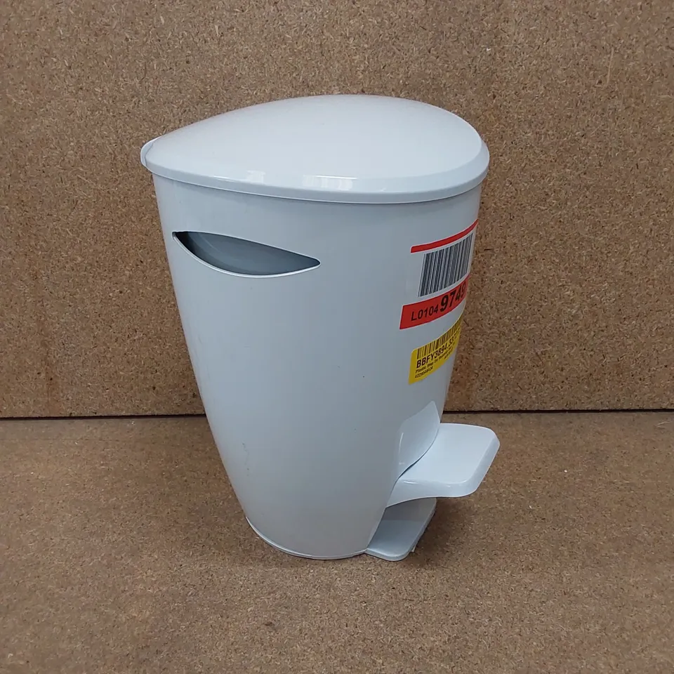 PLASTIC STEP-ON RUBBISH BIN - 5L