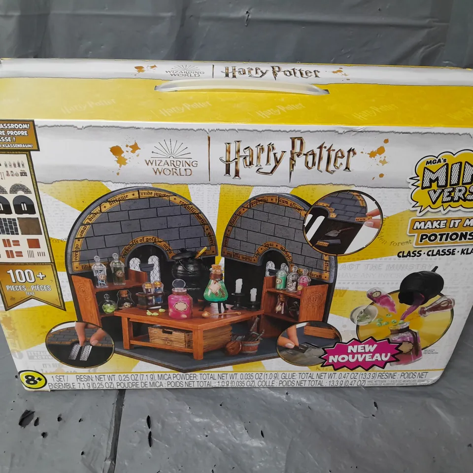 BOXED MGAS MINIVERSE MAKE IT MINI HARRY POTTER POTIONS CLASSROOM PLAYSET