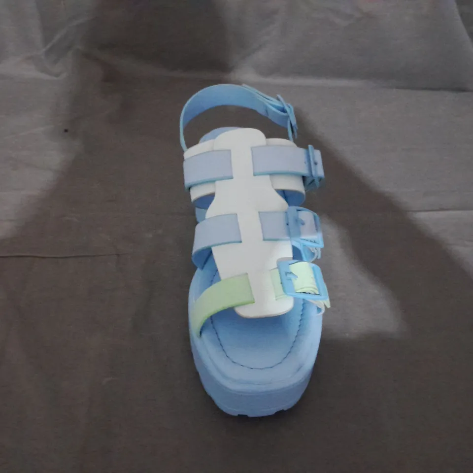 PAIR OF KOI SUGAR SEASON CHUNKY BUCKLE SANDALS SIZE 5 