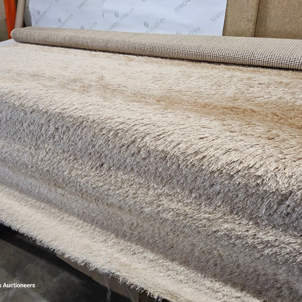 ELLENSON BEIGE SHAGGY RUG 140 × 200