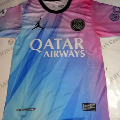 PSG FC FOOTBALL JERSEY WITH MBAPPE 7 SIZE UNSPECIFIED
