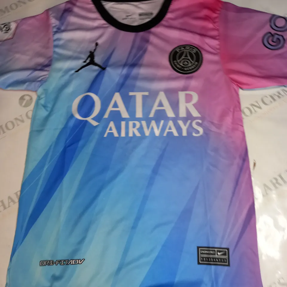 PSG FC FOOTBALL JERSEY WITH MBAPPE 7 SIZE UNSPECIFIED