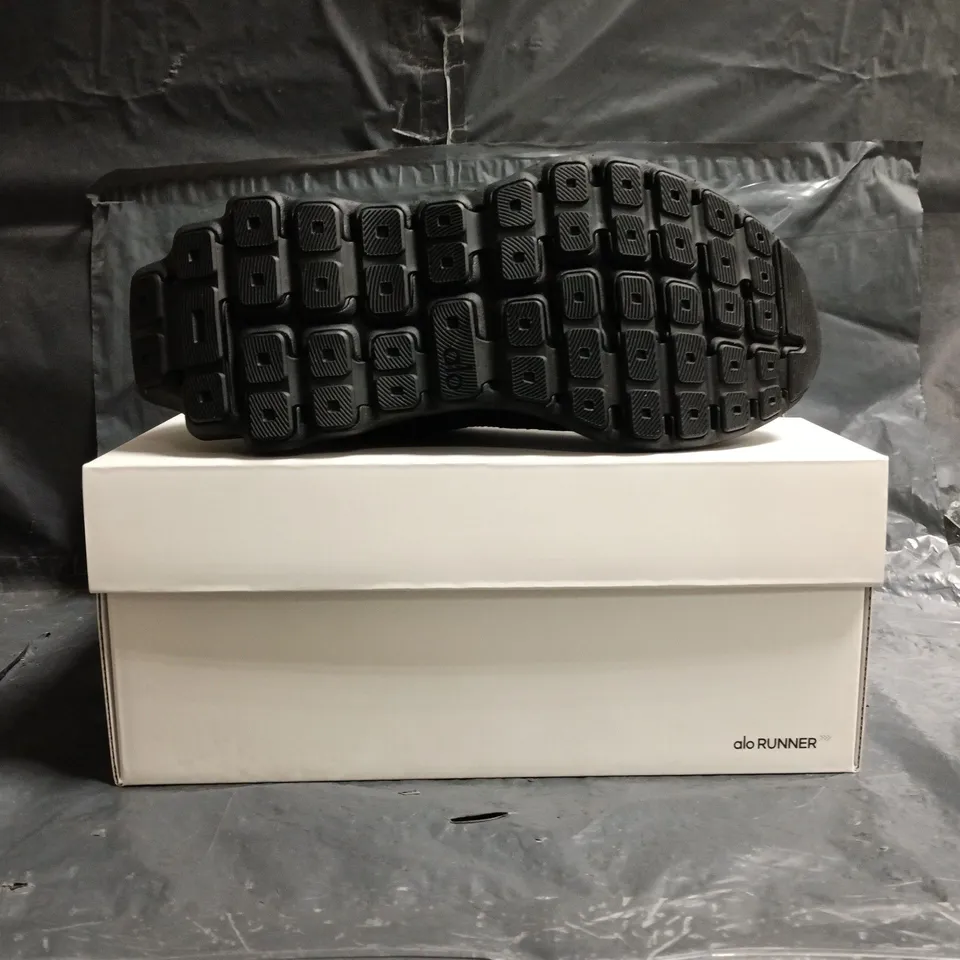 BOXED PAIR OF ALO RUNNER SHOES IN BLACK SIZE UK 6