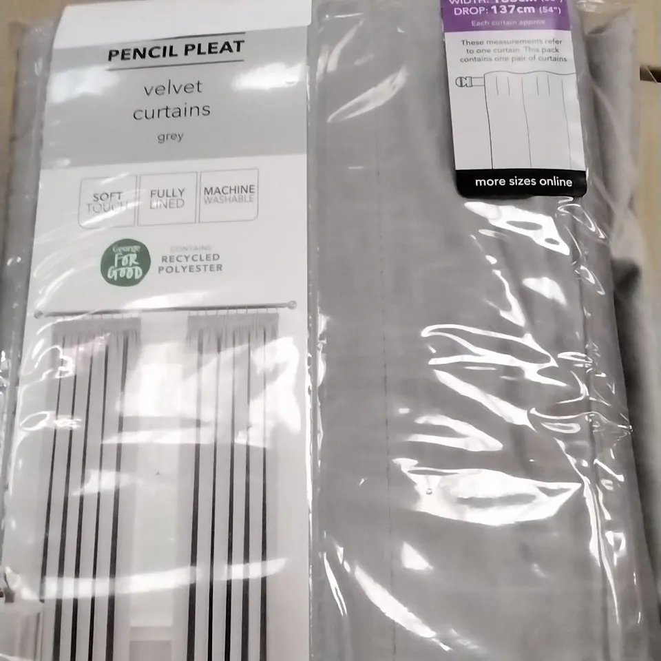 BOX OF 8 BRAND NEW PENCIL PLEAT VELVET CURTAINS GREY 168×137CM