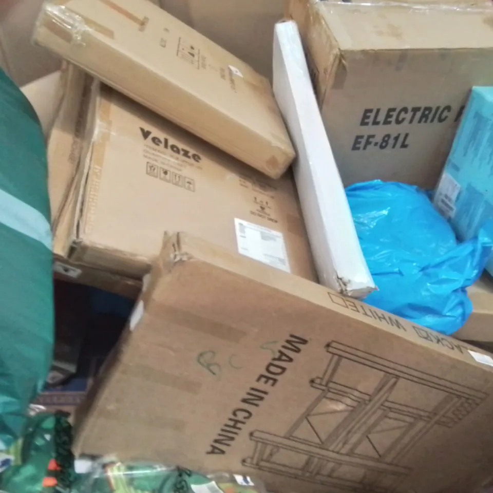 PALLET OF ASSORTED HOUSEHOLD ITEMS TO INCLUDE BAMBOO DRAWER DIVIDER, KNITTING MACHINE AND VICKS COOLMIST