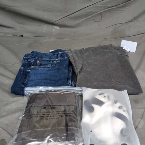 APPROXIMATELY 20 ASSORTED CLOTHING PRODUCTS IN VARIOUS STYLES & SIZES TO INCLUDE JUMPERS, T-SHIRTS, DRESSES ETC