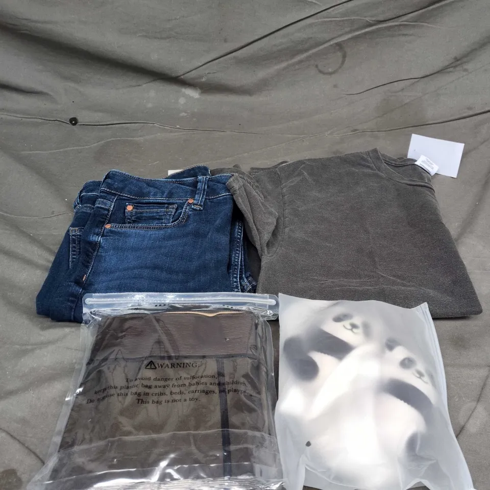 APPROXIMATELY 20 ASSORTED CLOTHING PRODUCTS IN VARIOUS STYLES & SIZES TO INCLUDE JUMPERS, T-SHIRTS, DRESSES ETC