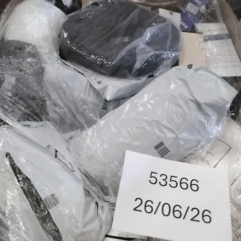 PALLET CONTAINING A LARGE QUANTITY OF; PILLOWS