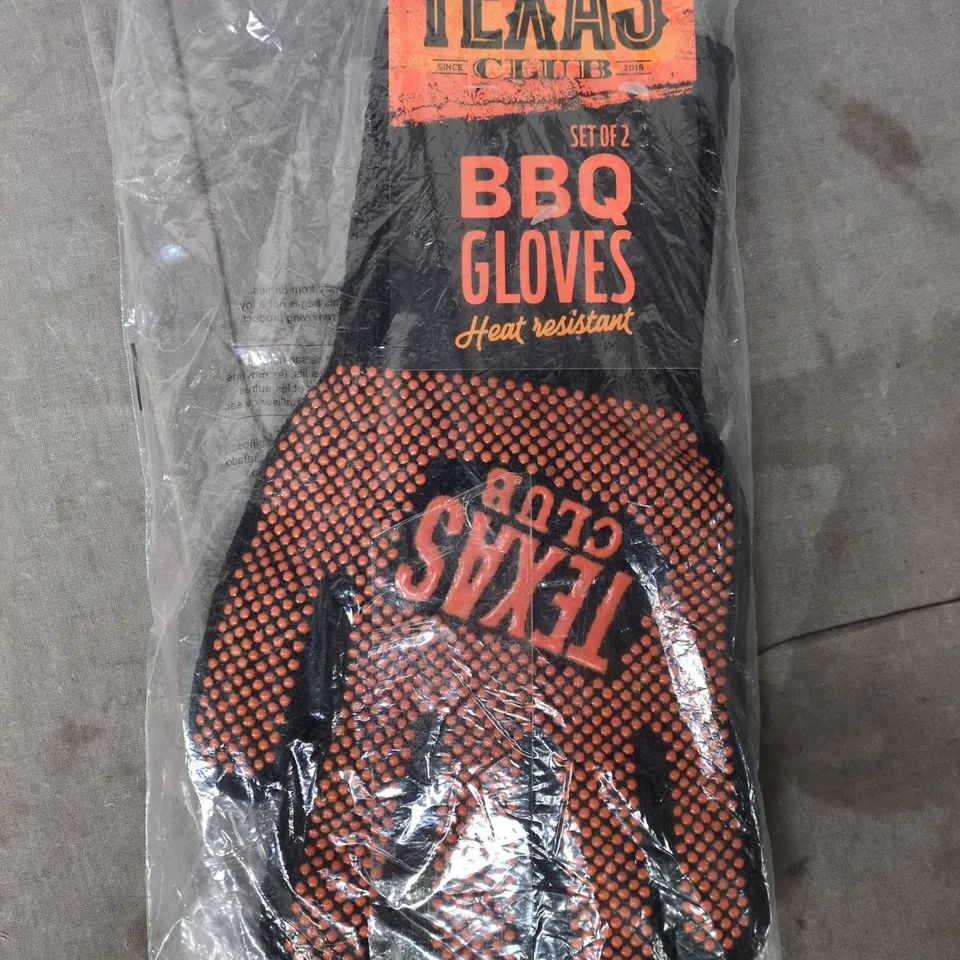 TEXAS CLUB SET OF 2 HEAT RESISTANT BBQ GLOVES