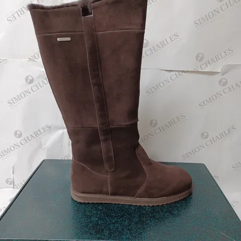 EMU MOONTA BOOTS ESPRESSO - SIZE 9