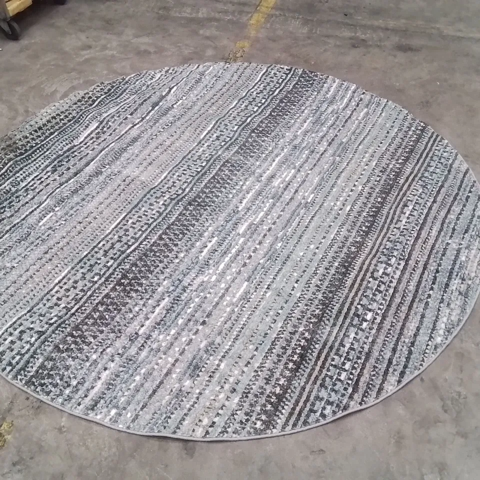 QUALITY DESIGNER AREA RUG - APPROXIMATELY 230x230cm