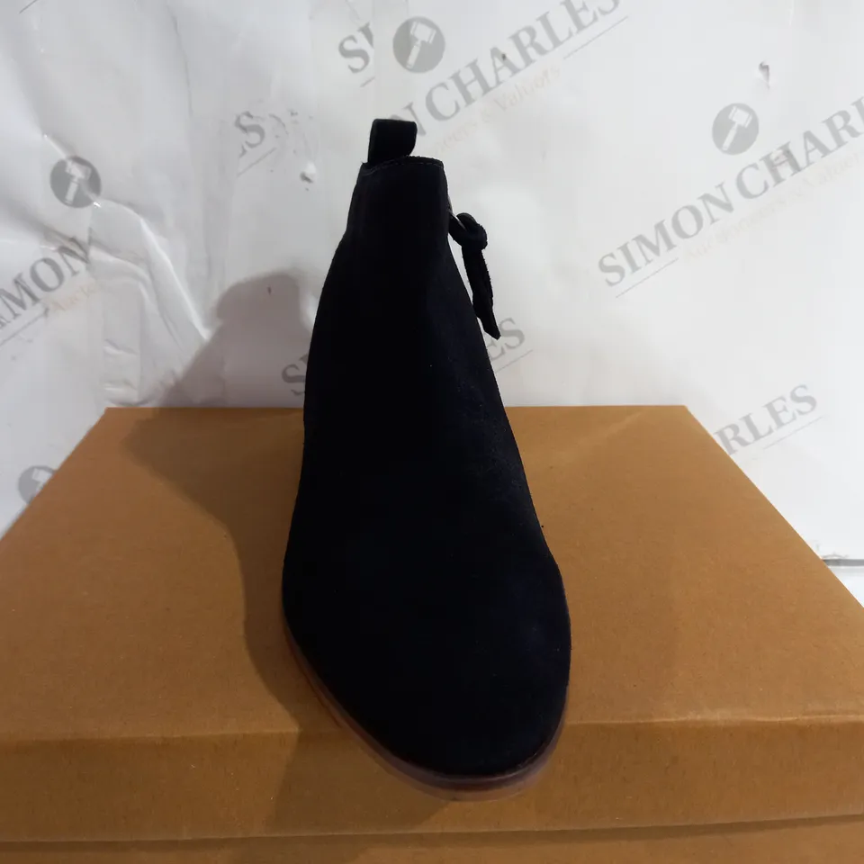 BLACK STUFF WILLOW SUEDE ANKLE BOOT SIZE 7