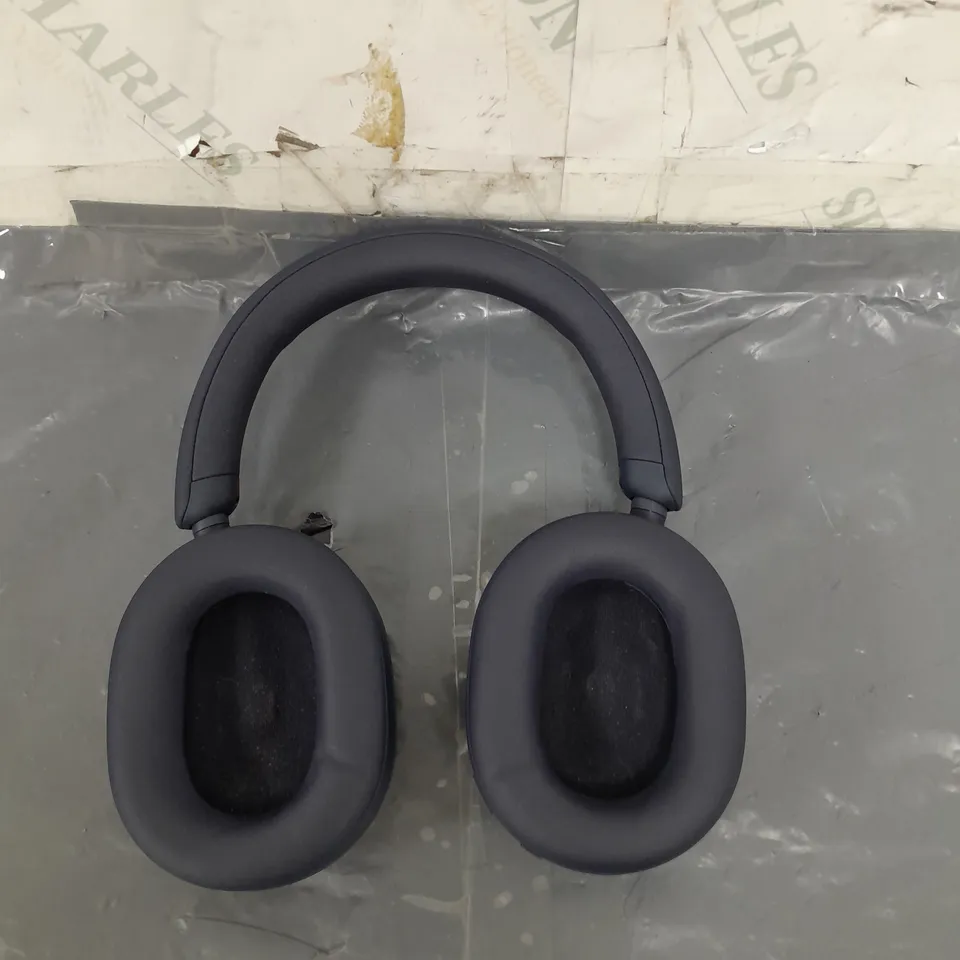 BAGGED NAVY SONY HEADPHONES - NO ACCESSORIES 