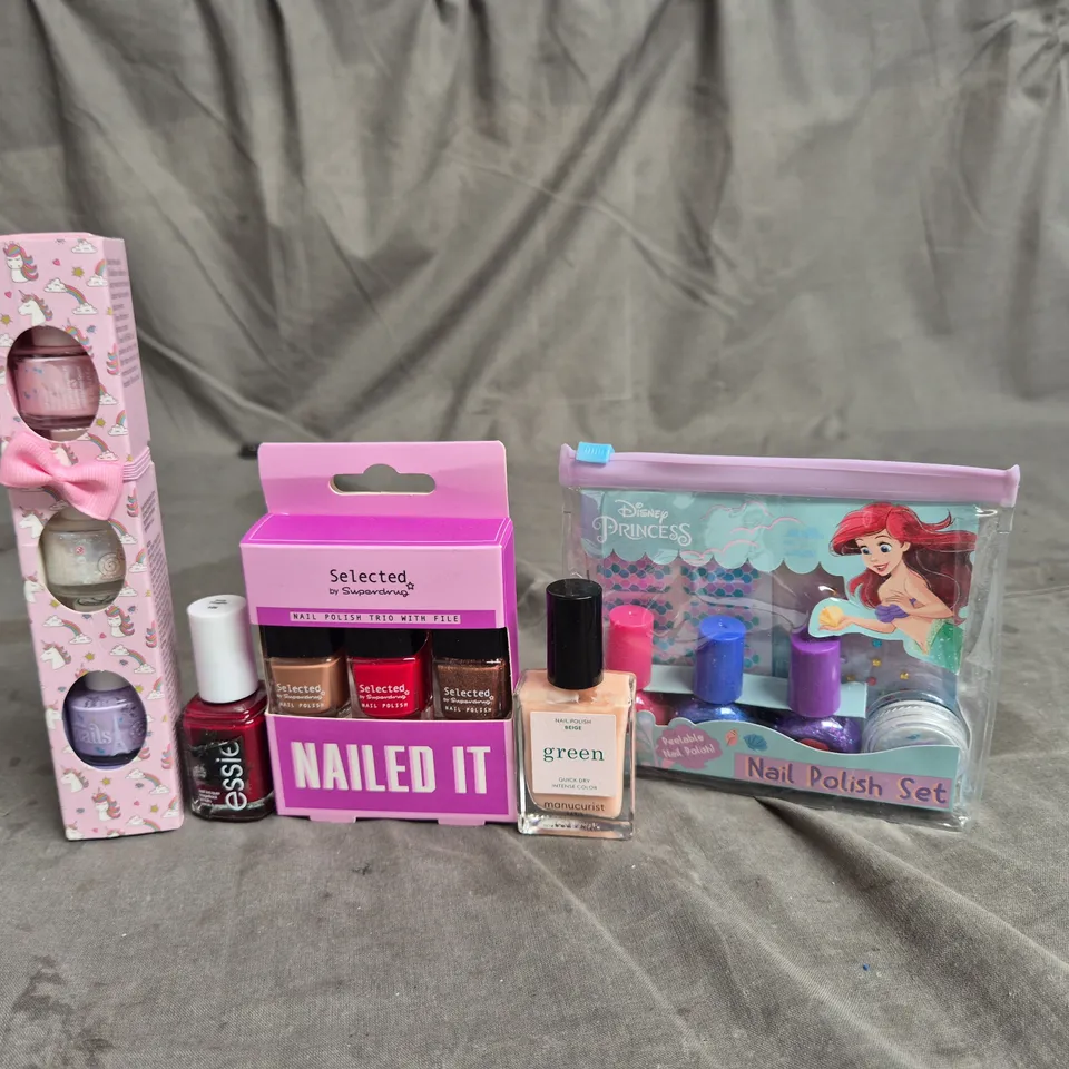 APPROXIMATELY 20 BOTTLES OF NAIL VARNISH TO INCLUDE MANICURIST, DISNEY PRINCESS AND ESSIE