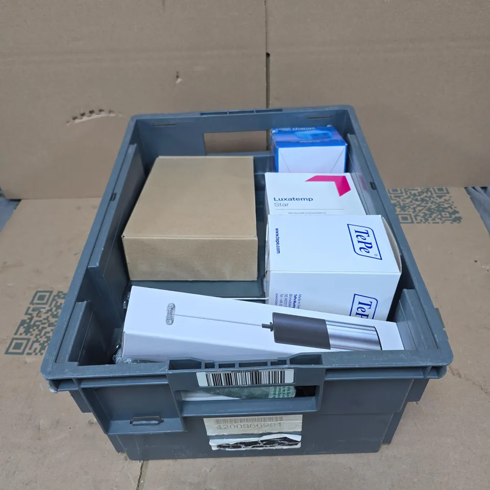 TOTE OF APPROXIMATELY 18 ASSORTED HOUSEHOLD ITEMS TO INCLUDE SOLAR LIGHTS, INTERDENTAL BRUSHES, FROTHER, DIGITAL ALARM CLOCK, VICTORINOX KNIVES ETC