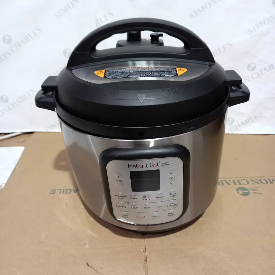 INSTANT POT DUO CRISP + AIR FRYER 