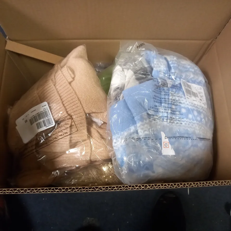 APPROXIMATELY 10 LADIES CLOTHING ITEMS. ASSORTED COLOURS, SIZES AND STYLES