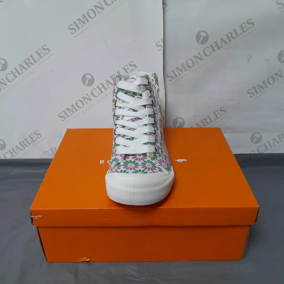 ROCKET DOG LADIES ANKLE BOOTS WHITE WITH FLORAL DESIGN SIZE 4