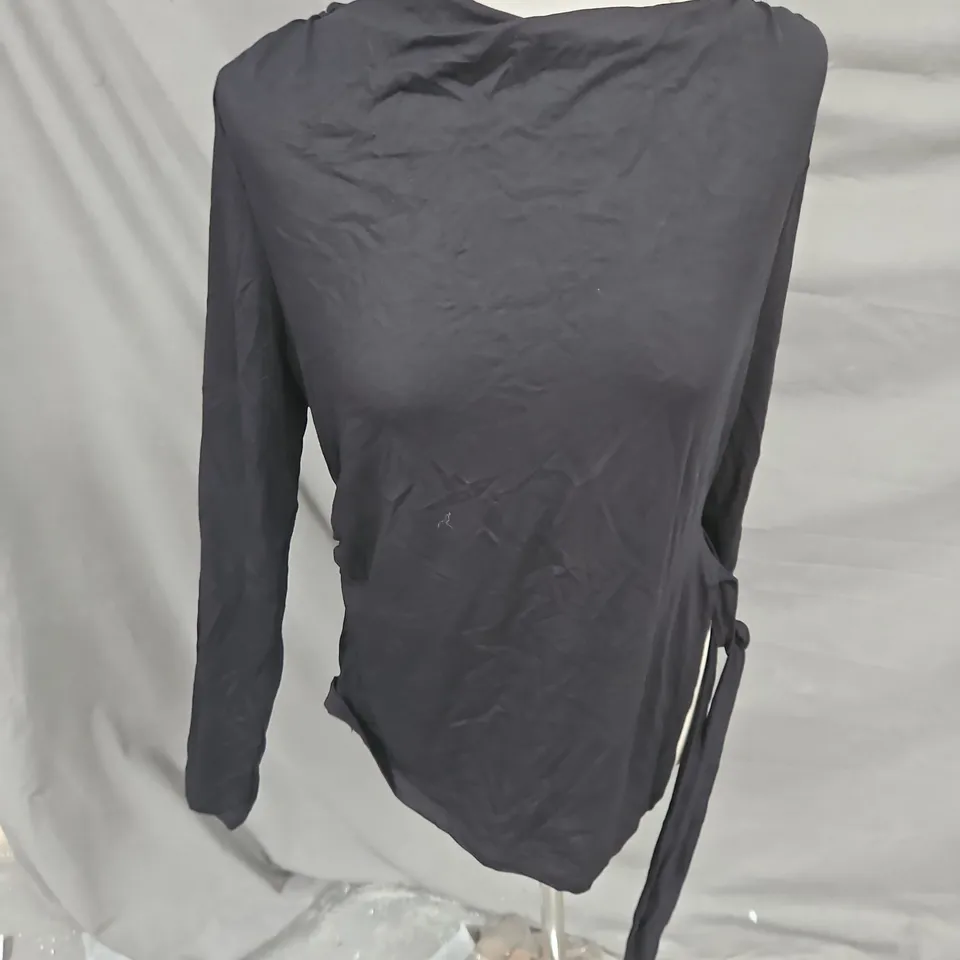 NA-KD SOFT LINE TIE SIDE TOP SIZE L