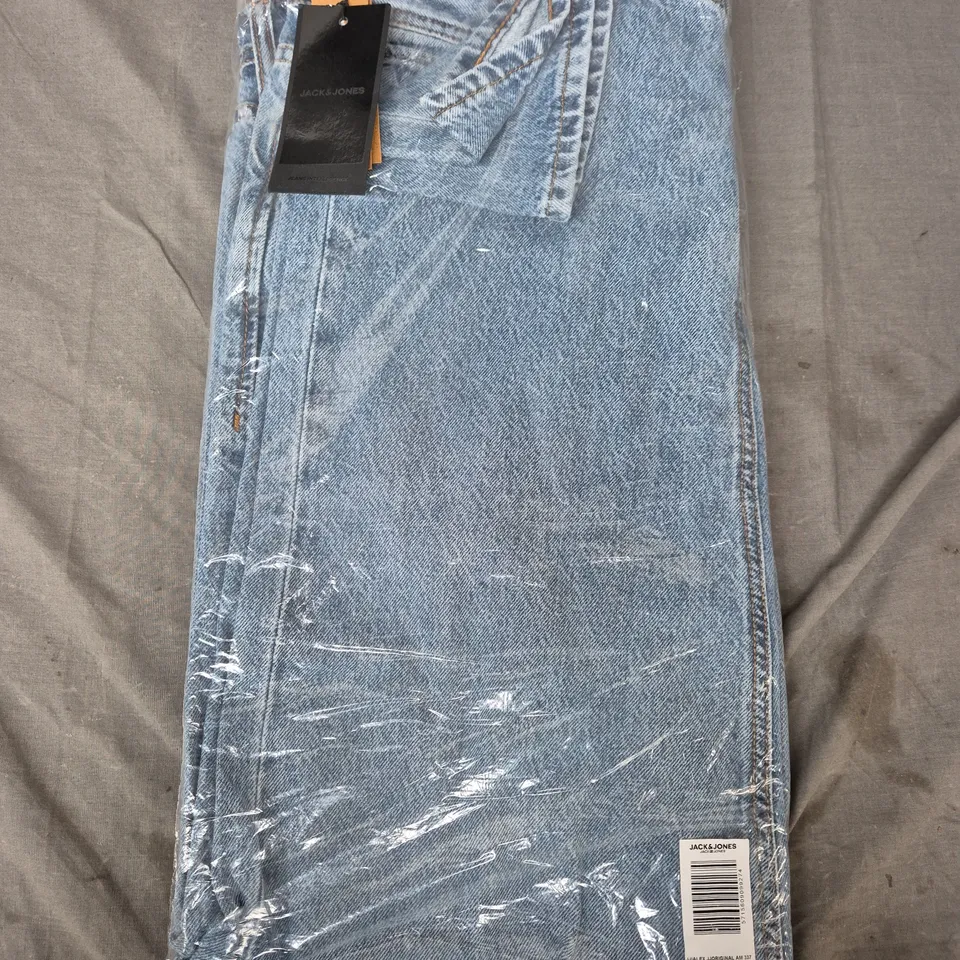 BAGGED JACK JONES ORIGINAL BLUE DENIM JEANS - 33/32"