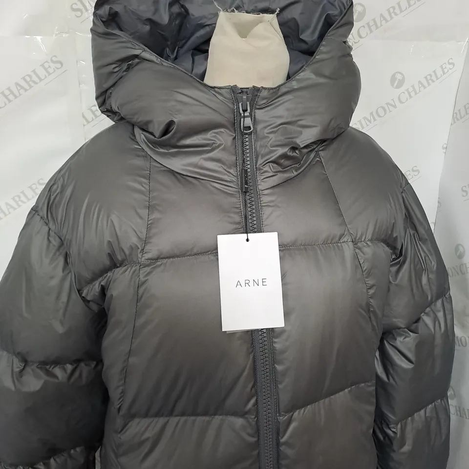 ARNE NYLON SHORT DOWN JACKET SIZE M