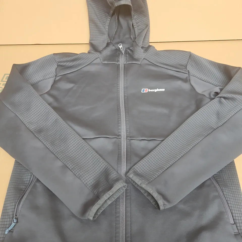 BERGHAUS HOODED JACKET –  SIZE M