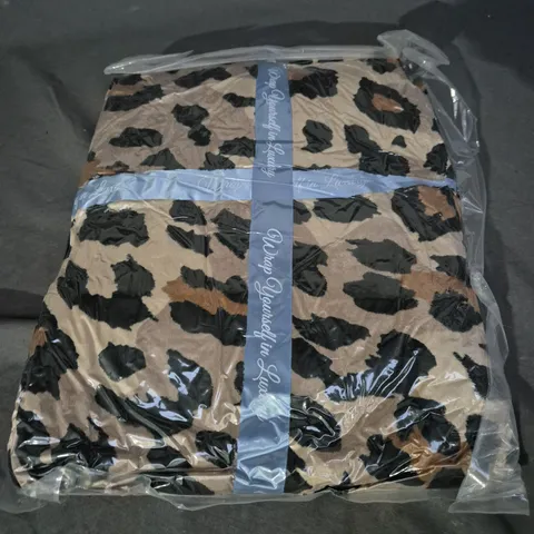 SEALED OODIE OVERSIZED HOODED BLANKET - LEOPARD