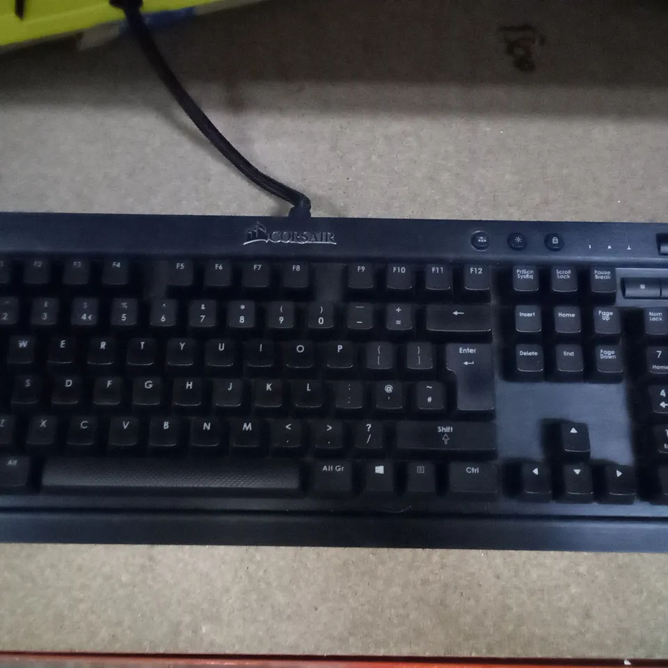 BOXED CORSAIR MECHANICAL GAMING KEYBOARD K70 RGB PRO