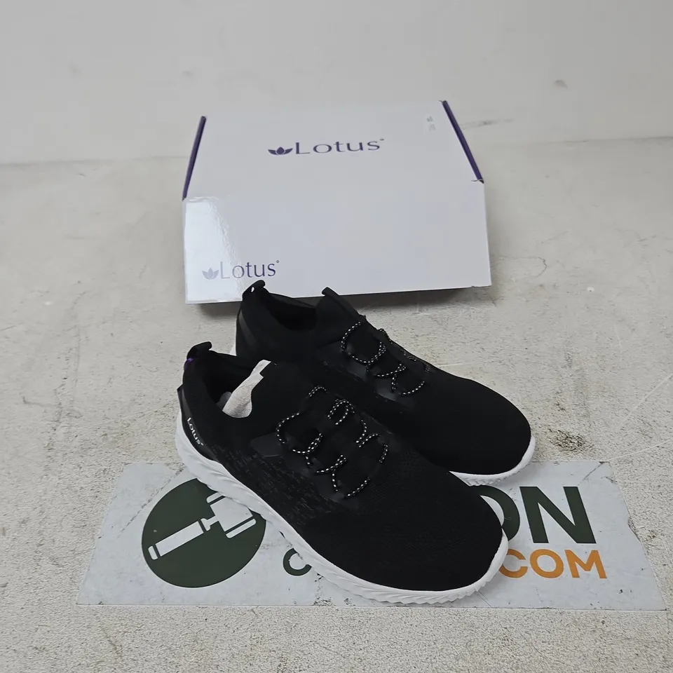 LOTUS GIRONA ULS554 BLACK KNIT TRAINERS – UK7 (EU40)