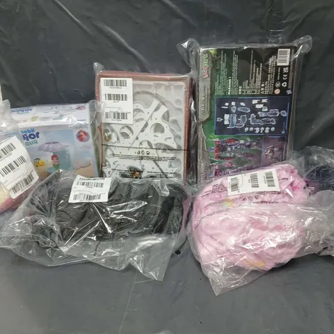 BOX OF APPROX 5 ASSORTED ITEMS TO INCLUDE - SPINNING DECO TREE, OPTIMUS PRIME, AND PROTECTION SKATE SET ETC. 