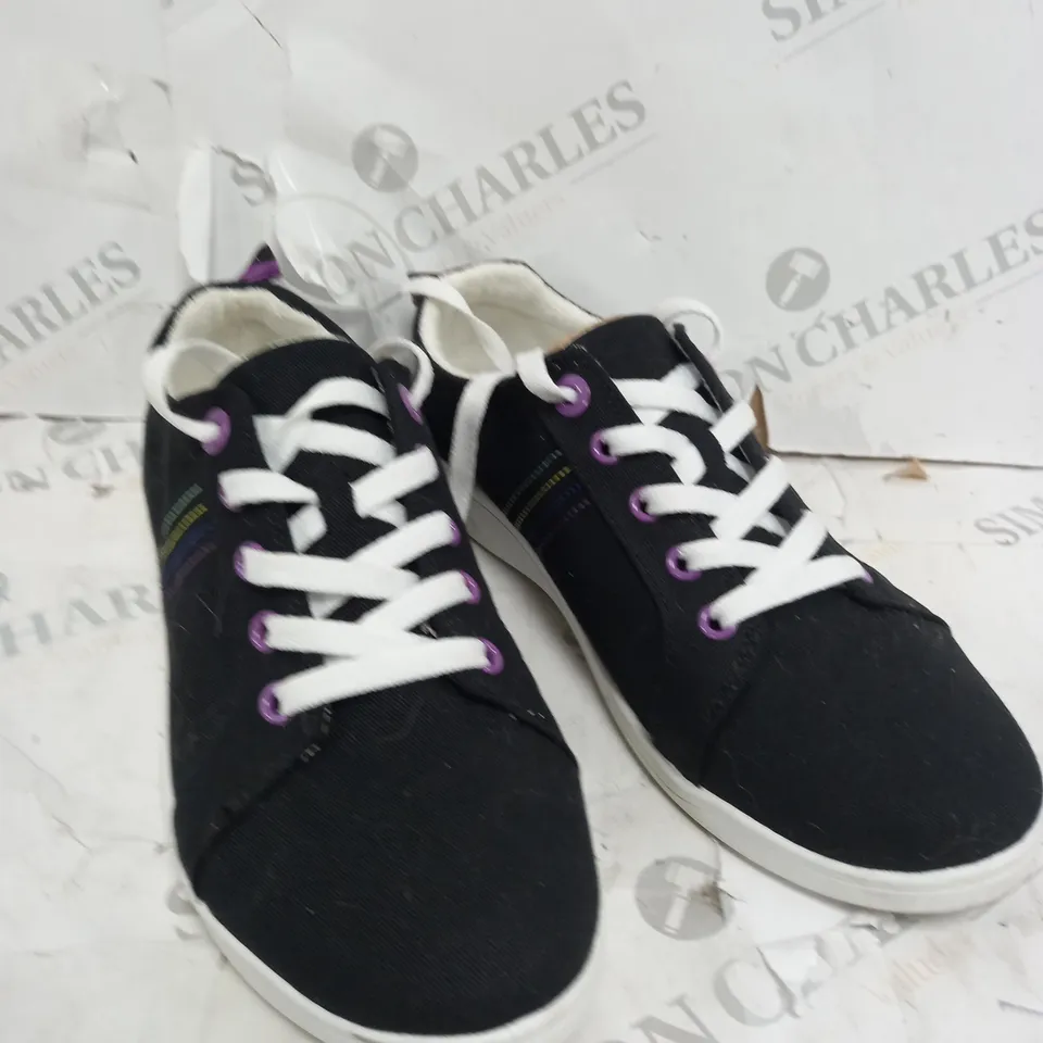 MIP KANNES NKEL BOOTS IN BLACK  - SIZE 6.5