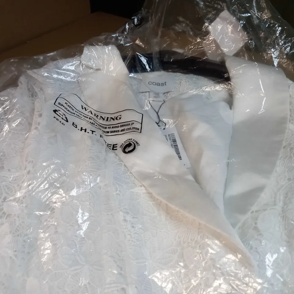PACKAGED COAST IVORY PREMIUM LACE SINGLE BREASTED BLAZERN - SIZE 18