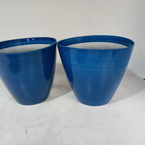 PAIR OF BLUE PLASTIC 26CM PLANT POTS