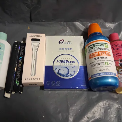 APPROXIMATELY 20 ASSORTED HEALTH AND BEAUTY PRODUCTS TO INCLUDE; CHILDS FARM, WAKEWAKE, CARPLUS AND MAGIC POWDER PEN