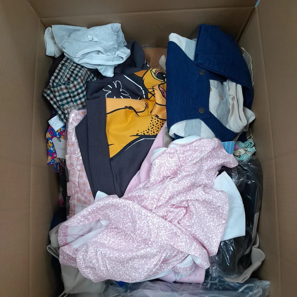 BOX OF ASSORTED CHILDRENS CLOTHING VARYING IN SIZE/COLOUR/STYLE TO INCLUDE:  TOPS, DRESSES, JUMPERS