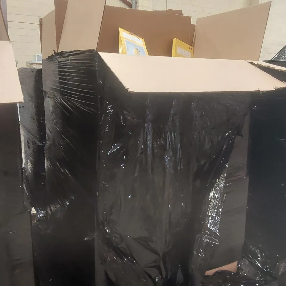 PALLET CONTAINING A VERY LARGE QUANTITY OF ASSORTED EASTER PRODUCTS