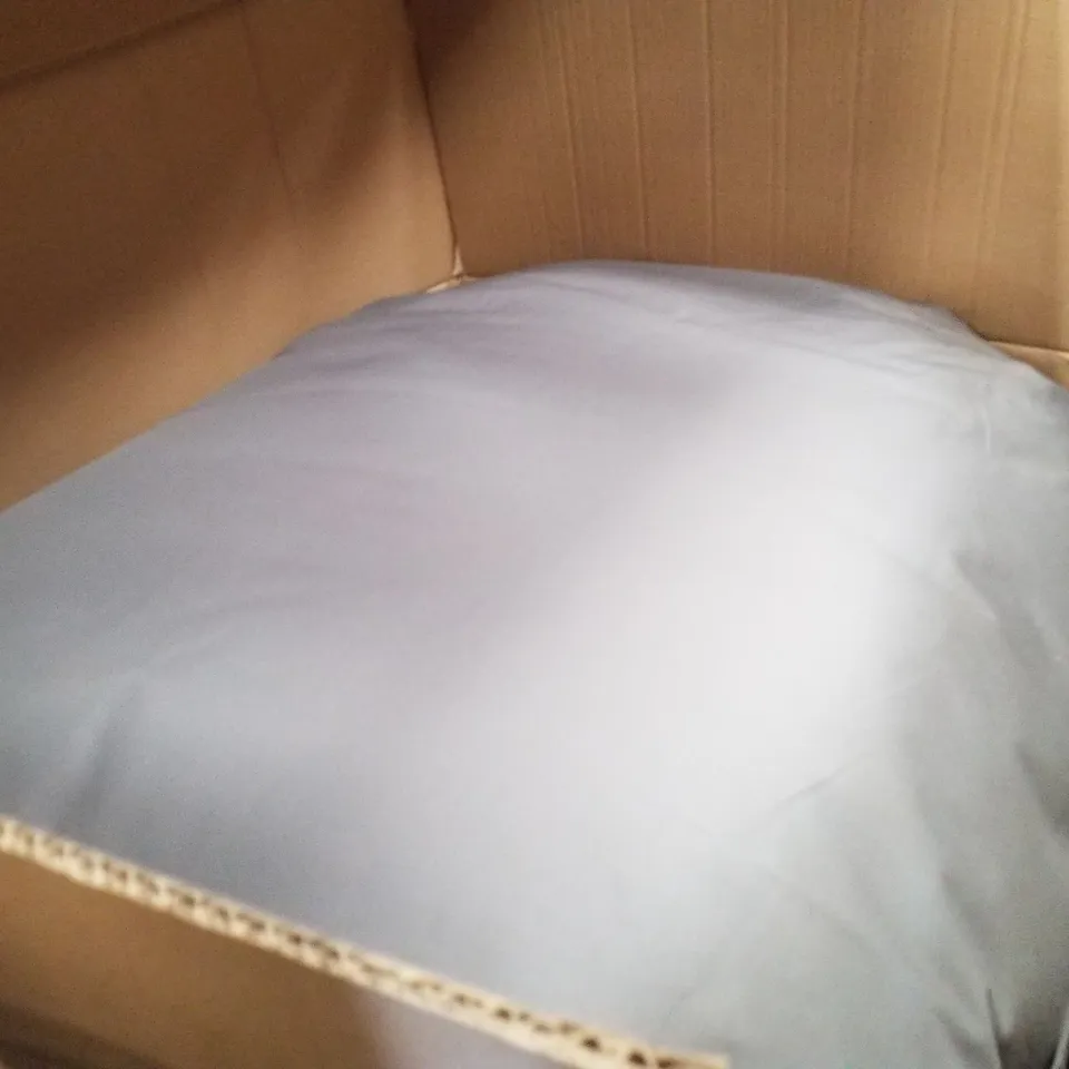 PALLET CONTAINING 4 OUTDOOR BEAN BAGS