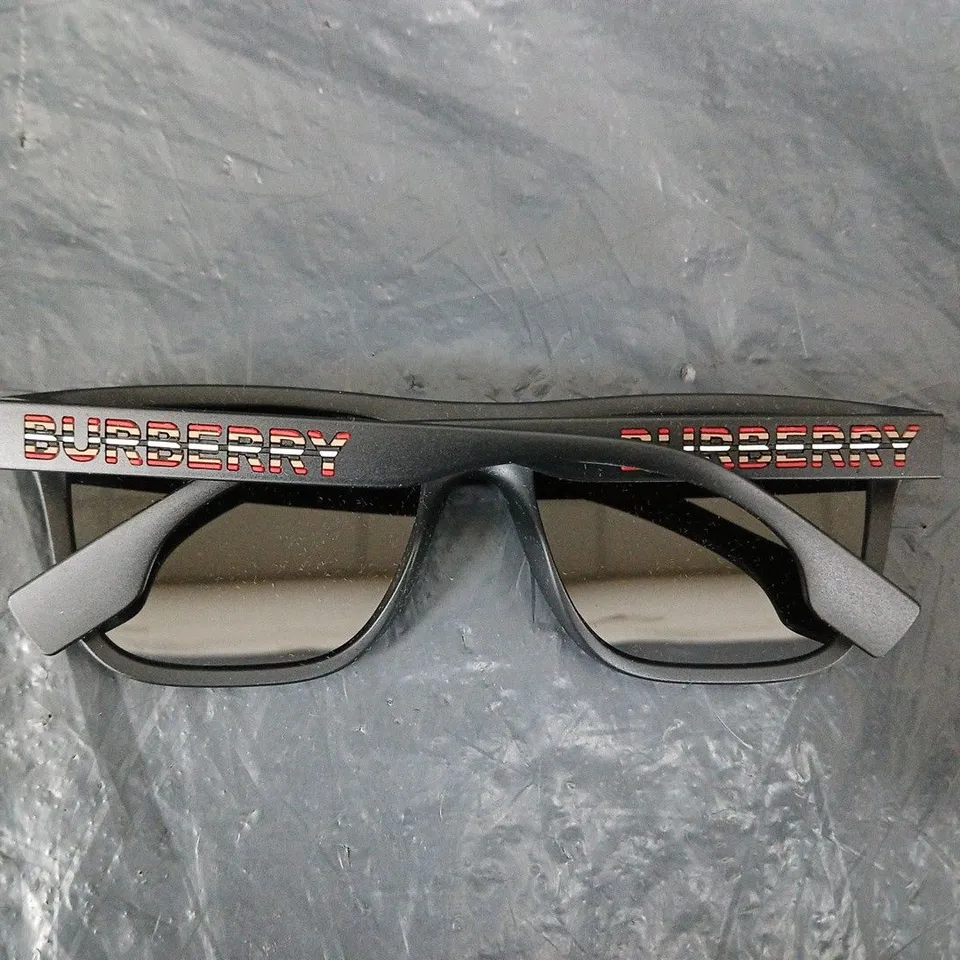 BURBERRY SQUARE SUNGLASSES 
