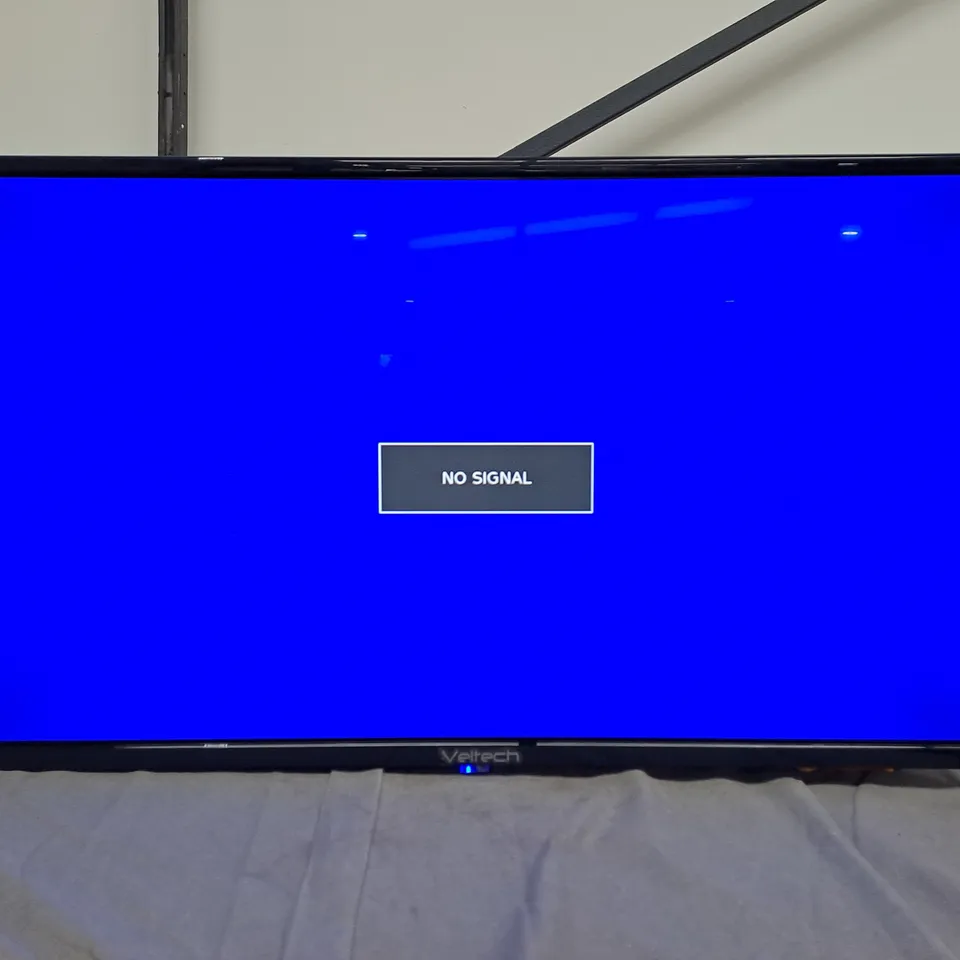 BOXED 32" VELTECH LED TV