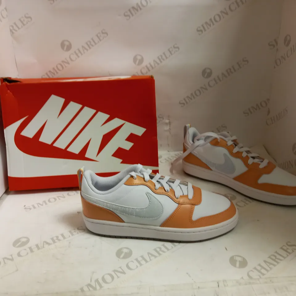 NIKE COURT BOROUGH LOW 2 SE W&PK LEATHER - UK 5