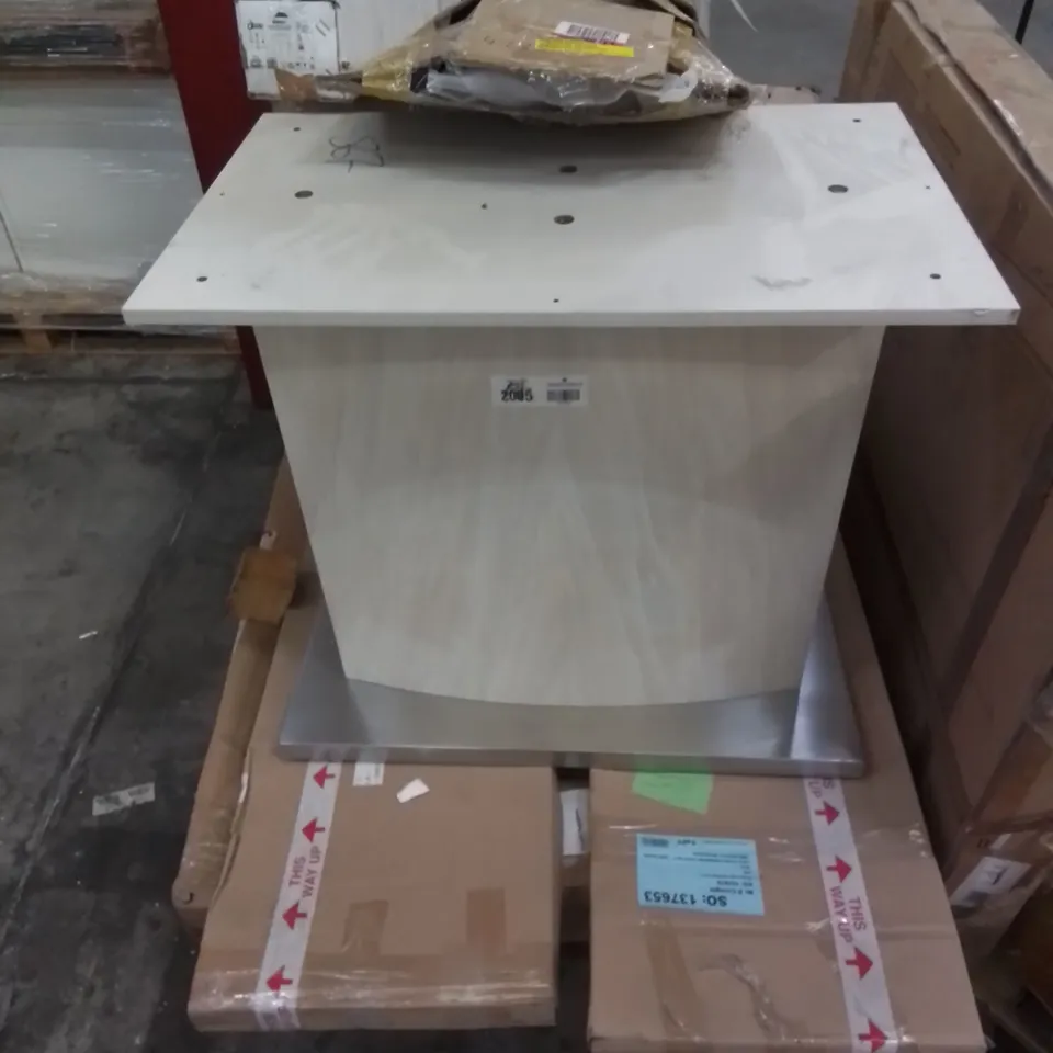 PALLET CONTAINING ASSORTED FURNITURE PARTS, INCOMPLETE SETS