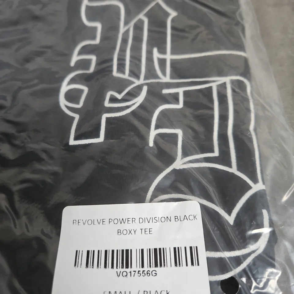 REVOLVE POWER DIVISION BLACK BOXY TEE – SMALL