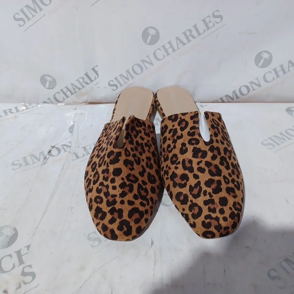 KASARA LEOPARD MULE SHOES IN BROWN SIZE 4