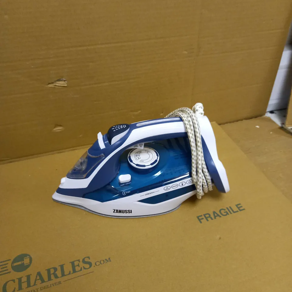ZANUSSI CORDED HAND IRON - BLUE/WHITE 