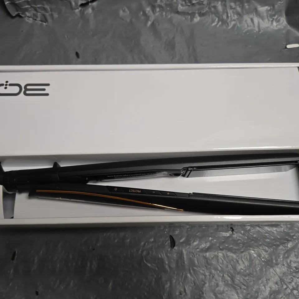 BABYLISS ULTIMATE PROFESSIONAL STYLING HAIR STRAIGHTENER – MODEL 2561U, BOXED
