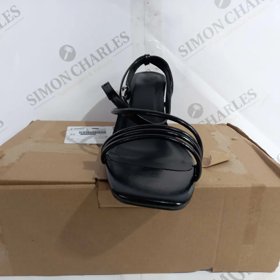 BOXED SIMPLY BE WB173 PLATFORM BLACK - UK 7 
