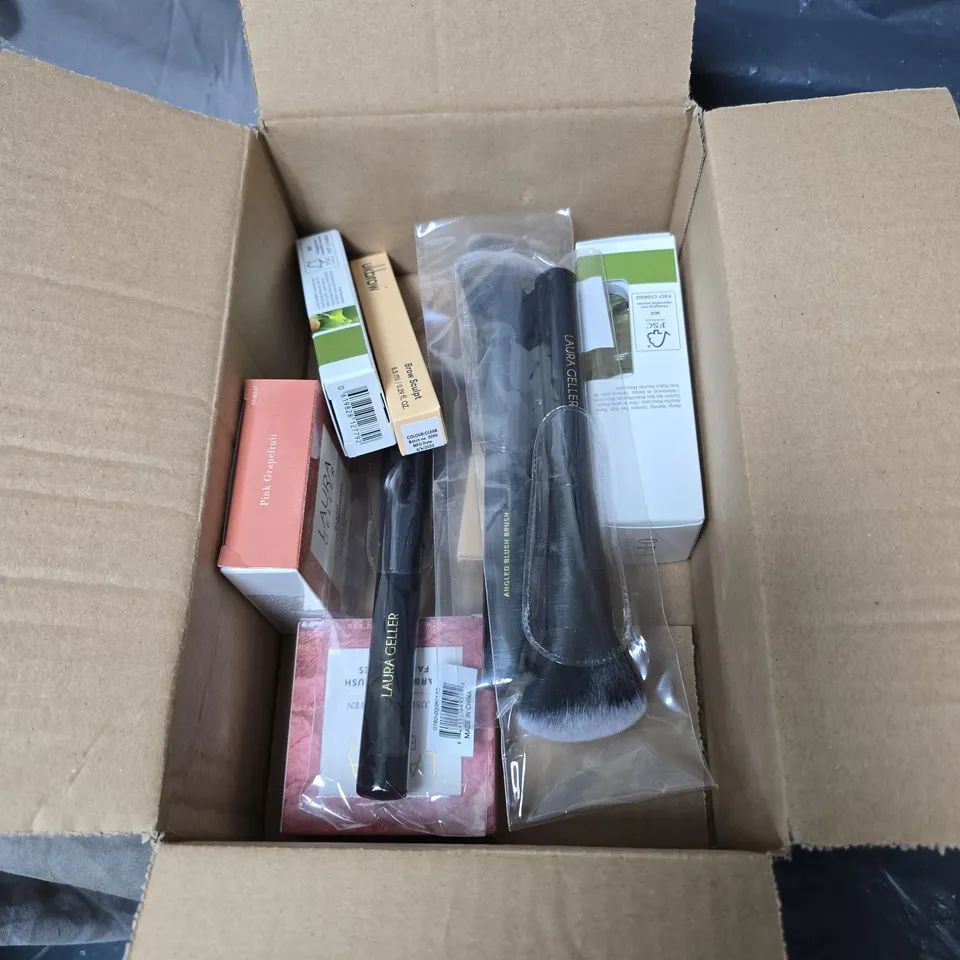 APPROXIMATELY 10 ASSORTED COSMETIC ITEMS TO INCLUDE LAURA GELLER, OPI ETC