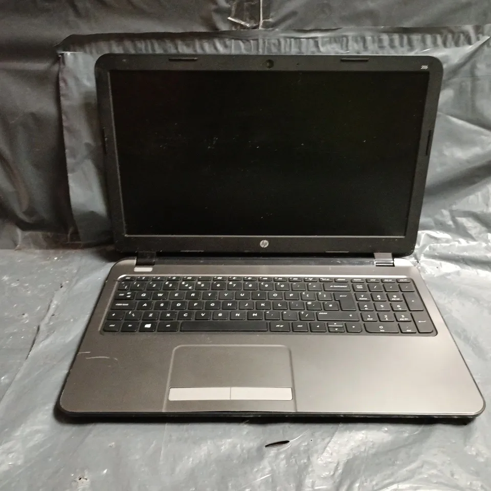 HP 255 G3 LAPTOP